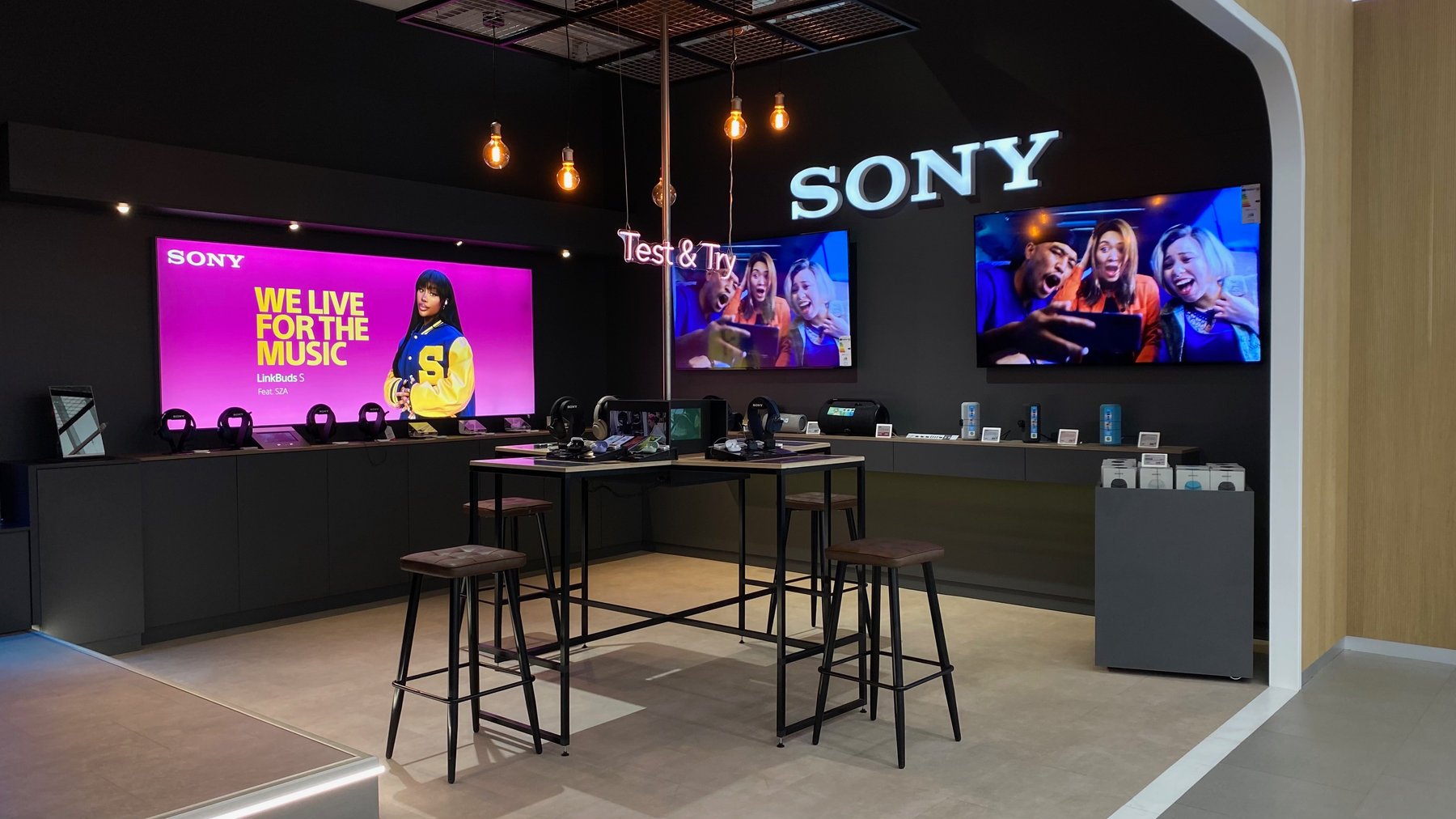 SONY Lounge im Saturn Hamburg